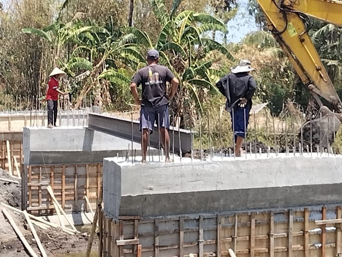 *Semangat Gotong Royong Pembangunan Jembatan Jatia Gowa Tembus 36%*