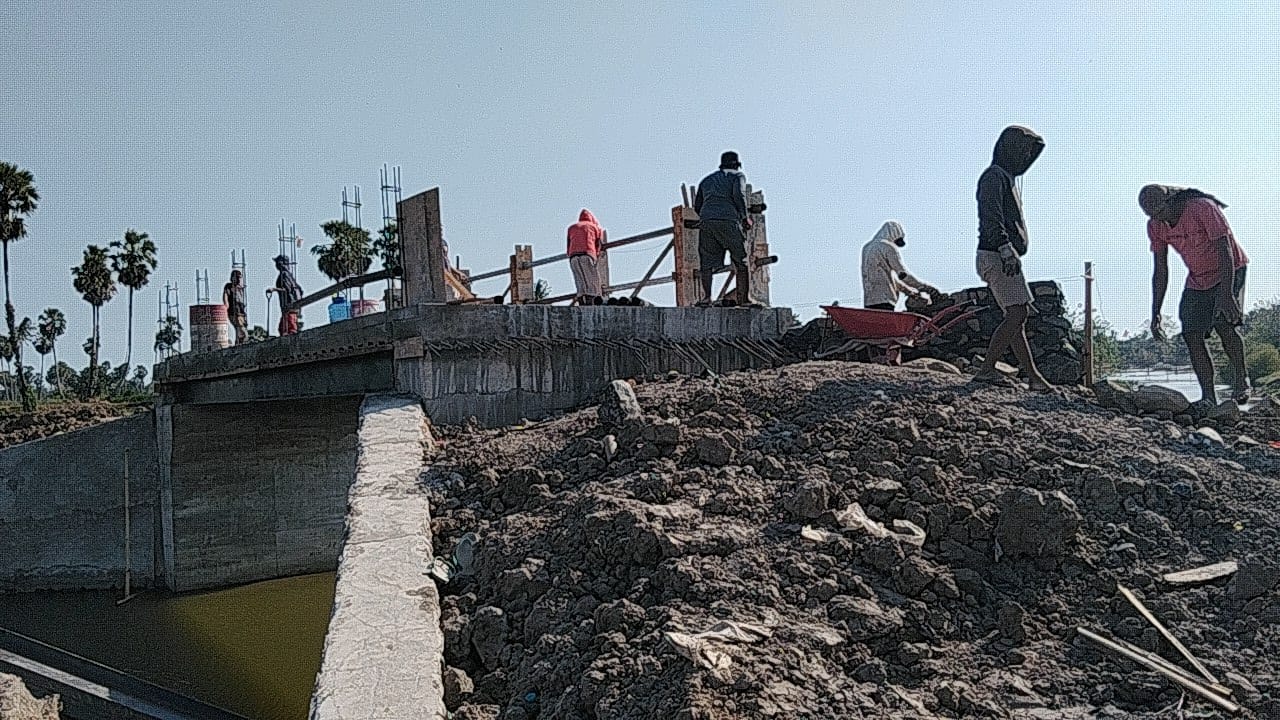 *Progres Capai 78%, Jembatan Beton Pabbundukang Gowa Segera Rampung Berkat Kolaborasi TNI-Masyarakat*