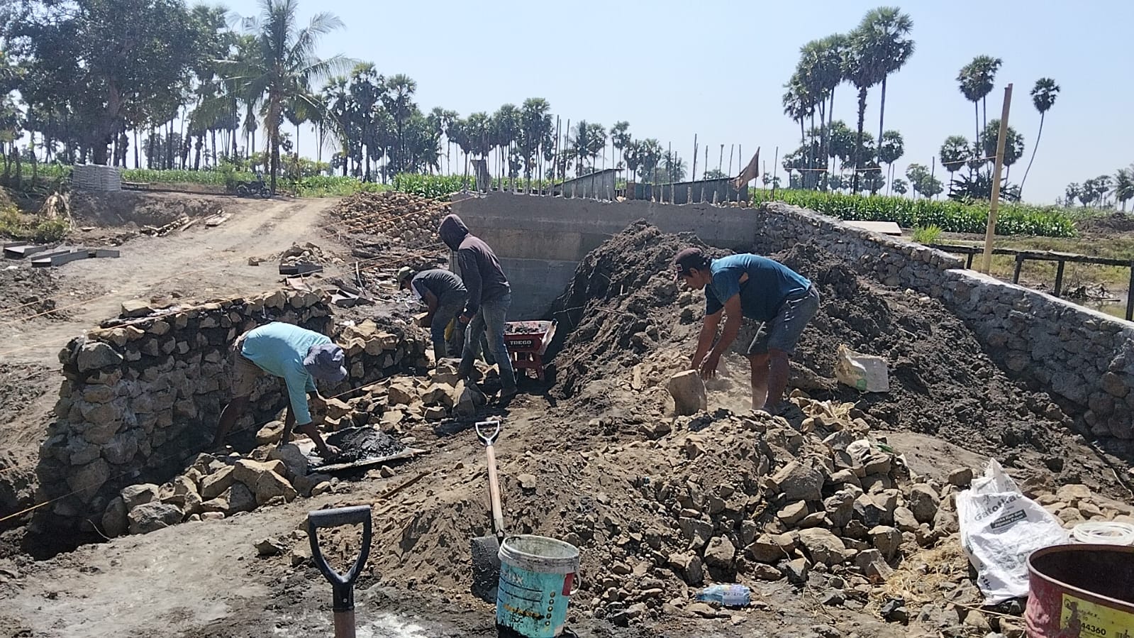 *Antusiasme Tinggi, Warga Salajangki Sambut Positif Pengerjaan Lanjutan Jembatan Beton*